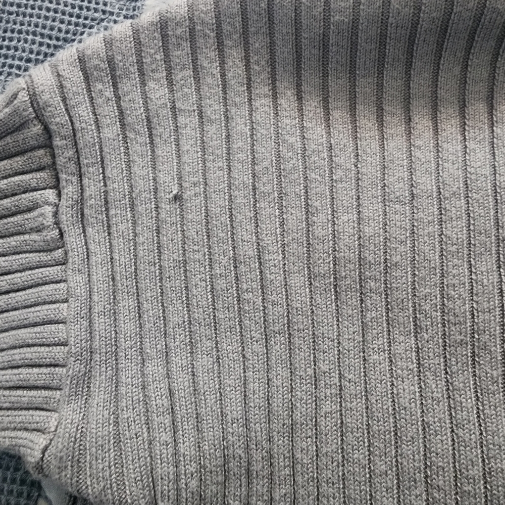 Abercrombie & Fitch Sweater - Picture 5 of 5
